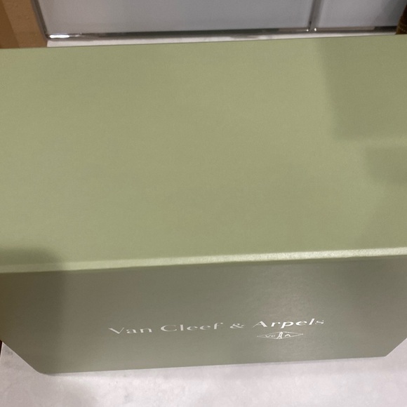 Van Cleef & Arpels Empty Box - Picture 5 of 14